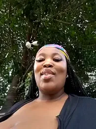 SWEETDOLLY29XX webcam model stream image