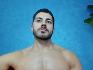 Cutler Q webcam model stream image