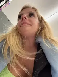 Betsy webcam stripchat model stream image