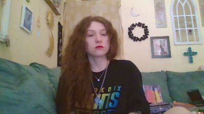 QueenCrimson webcam model stream image