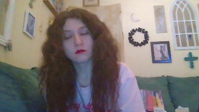 QueenCrimson webcam model stream image