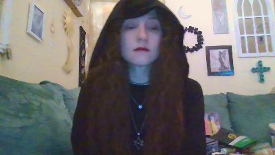 QueenCrimson webcam model stream image