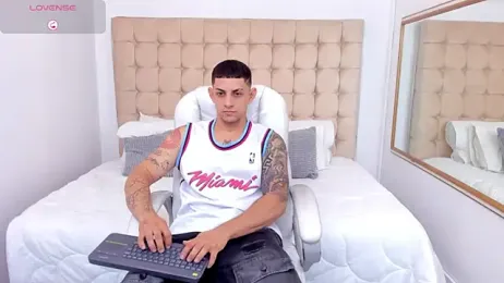 Alex_cute77 webcam model stream image