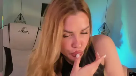 Roxana_Wet_ webcam model stream image