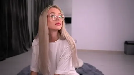 KylieJoyce webcam model stream image