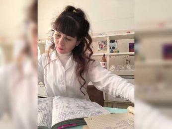 caroliiine webcam model stream image