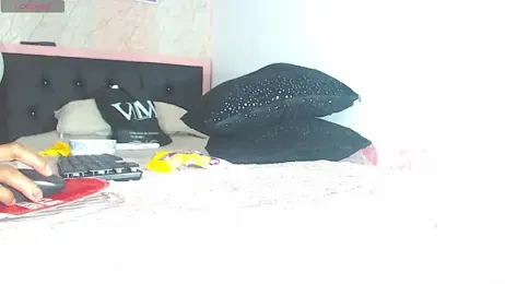 k_stormi_ webcam model stream image