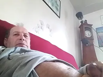 Vince072 webcam model stream image