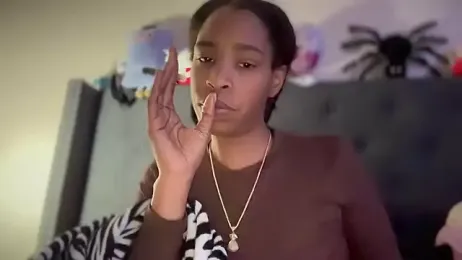 Cum2Charm webcam model stream image