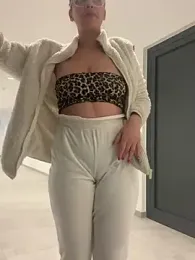 eli5566 webcam model stream image