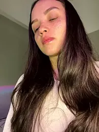 MisFrekcles_ webcam model stream image