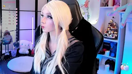 MilkyCute webcam model stream image