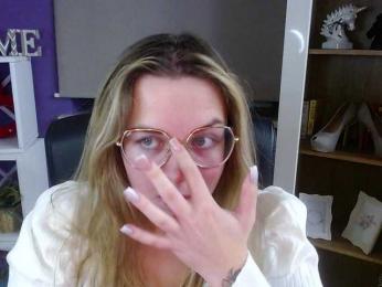 Soft-Zoey webcam model stream image