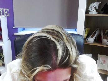 Soft-Zoey webcam model stream image