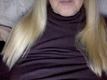 BlondyVio webcam model stream image