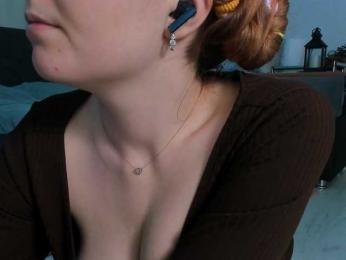 JanetShy webcam model stream image