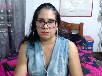 Mistresskloe webcam model stream image