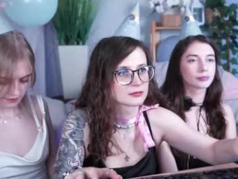 oliviamcclean webcam model stream image