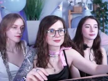 oliviamcclean webcam model stream image