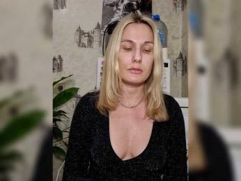 kykyshe4ka webcam bongacams model stream image