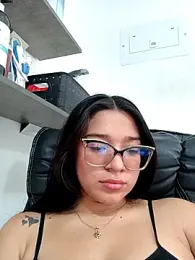 -VICKKY webcam model stream image