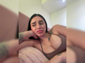 AprilRosse webcam model stream image