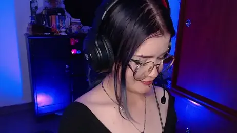 Raventh_ webcam model stream image