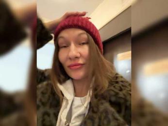 klava11 webcam model stream image