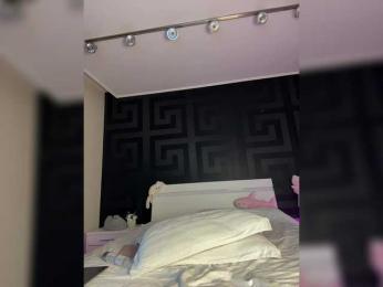 -Sara- webcam model stream image