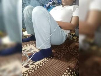 Priyacam webcam model stream image