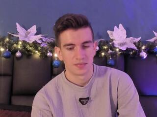 Mikael Slow webcam model stream image