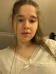 HornyGirlH webcam model stream image