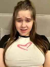 HornyGirlH webcam model stream image