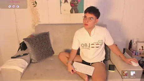 Young_Ben webcam model stream image