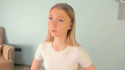 AdelleDinges webcam model stream image