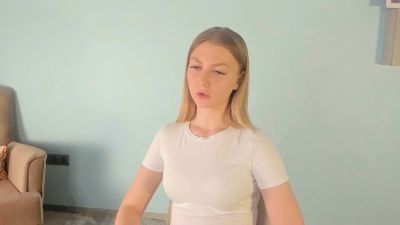 AdelleDinges webcam model stream image