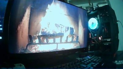 lunazul_ webcam model stream image