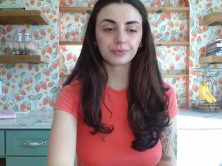 Gigi Belle webcam model stream image