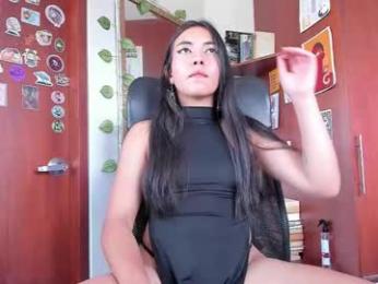 saucy_zaren webcam chaturbate model stream image