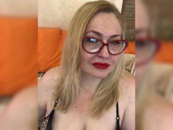 luxuriousGoddess webcam bongacams model stream image