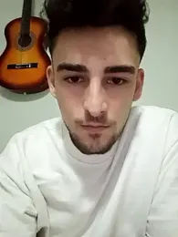 Yasinyasin7 webcam model stream image