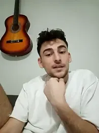 Yasinyasin7 webcam model stream image