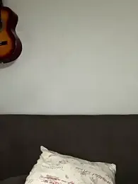 Yasinyasin7 webcam model stream image