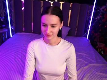 SnowWhiteee webcam model stream image