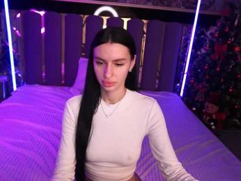 SnowWhiteee webcam model stream image