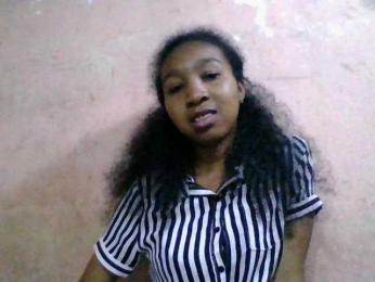 diniah22 webcam model stream image