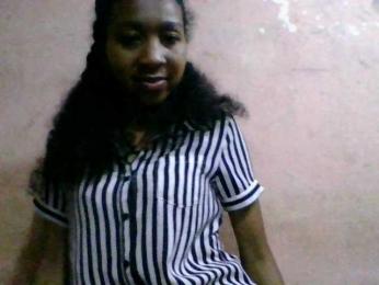 diniah22 webcam model stream image