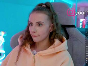 VikkiExtraCheese webcam model stream image