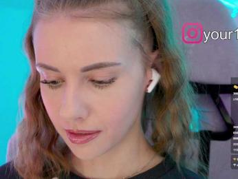 VikkiExtraCheese webcam bongacams model stream image