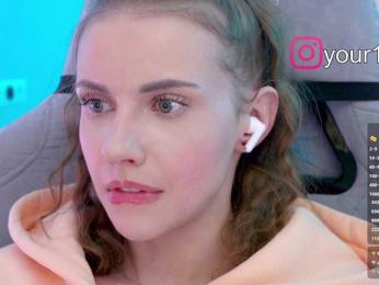 VikkiExtraCheese webcam bongacams model stream image